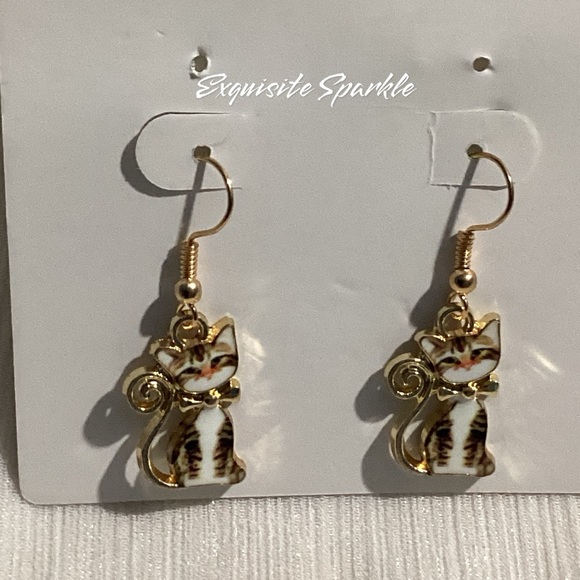 😸Set of Adorable GoldTone Painted Acrylic Hook Drop Cat/Kitten Earrings - Picture 15 of 15